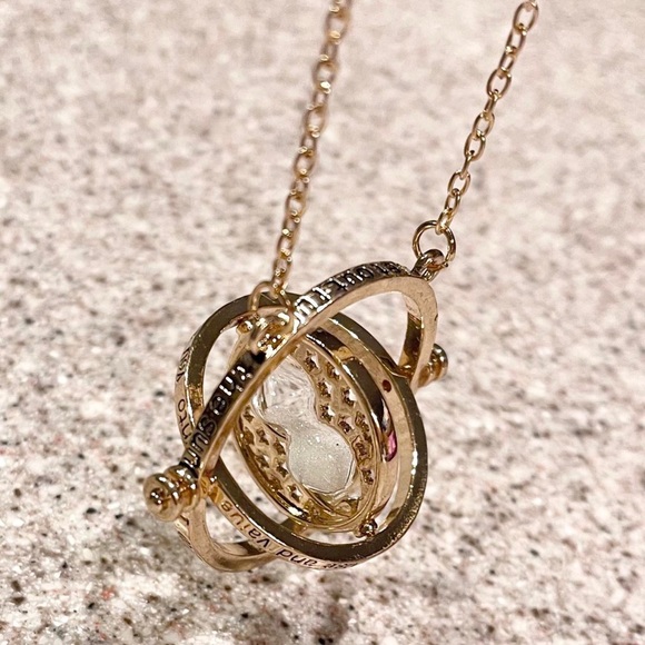 Harry Potter Time Turner Necklace Gold White Sand - Picture 4 of 4